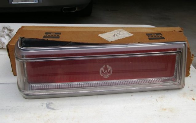 1977-78 LeBaron eft tailight lense 1.JPG