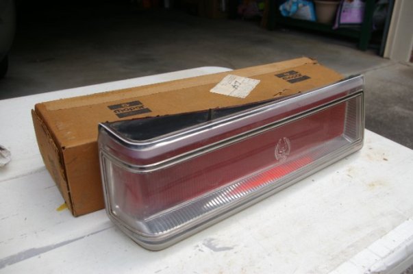 1977-78 LeBaron eft tailight lense 2.JPG